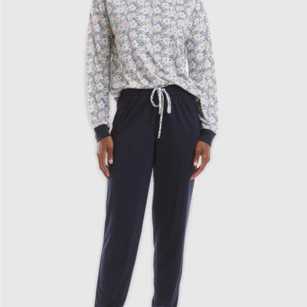 Splendid, two-piece floral garden print size medium